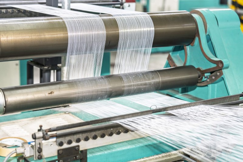 WINFAR machine yarn feeding detail
